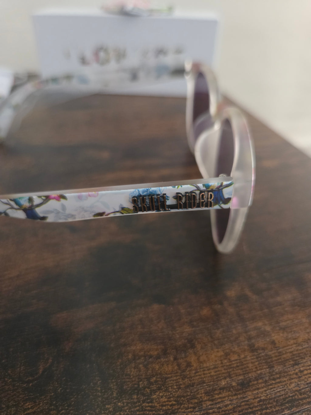 Estilo y protección en cada rayo de sol: Skull Rider Flowers