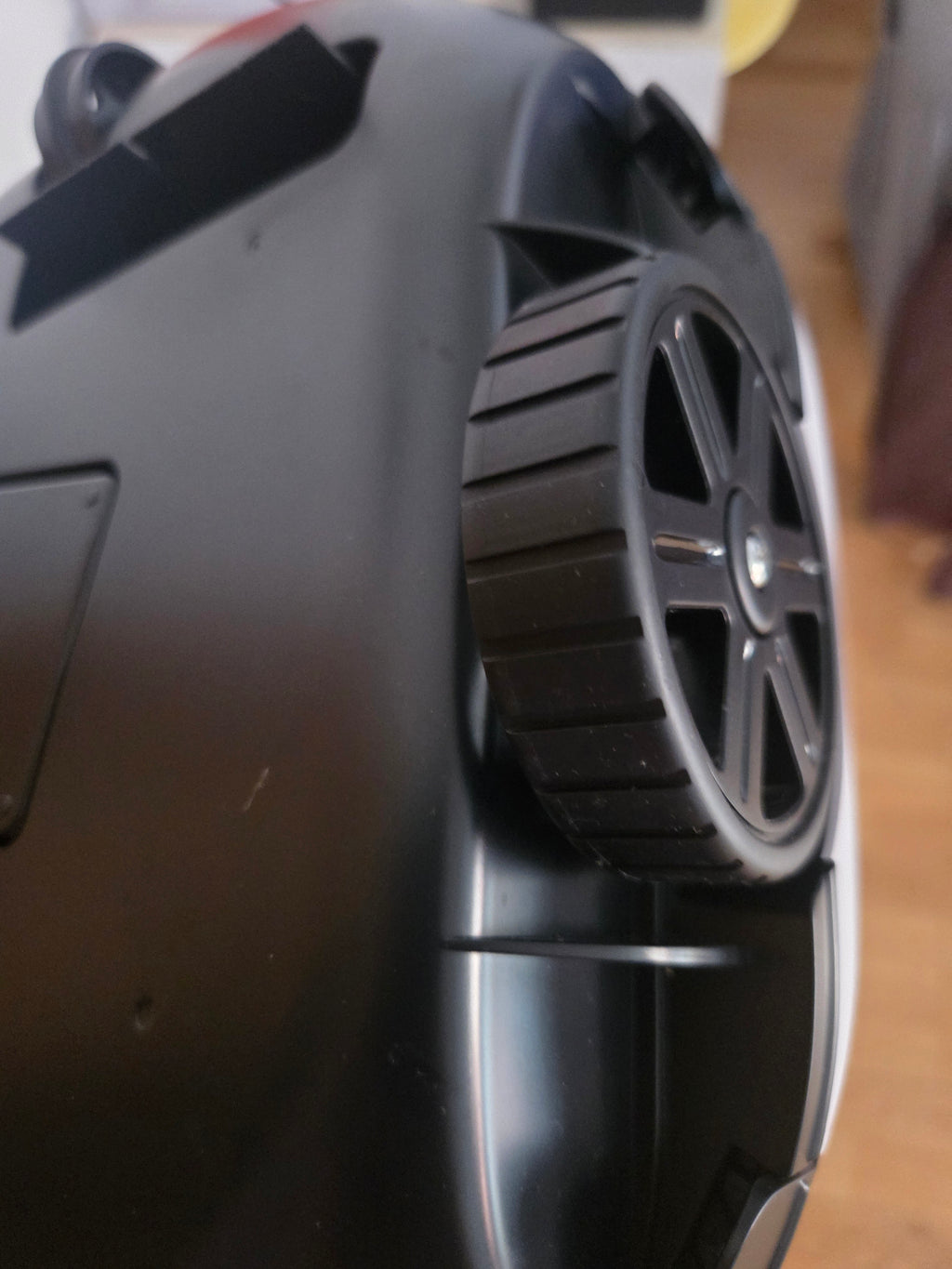 Robot Limpiafondos Automático Inalámbrico para Piscina (Modelo PC2332)