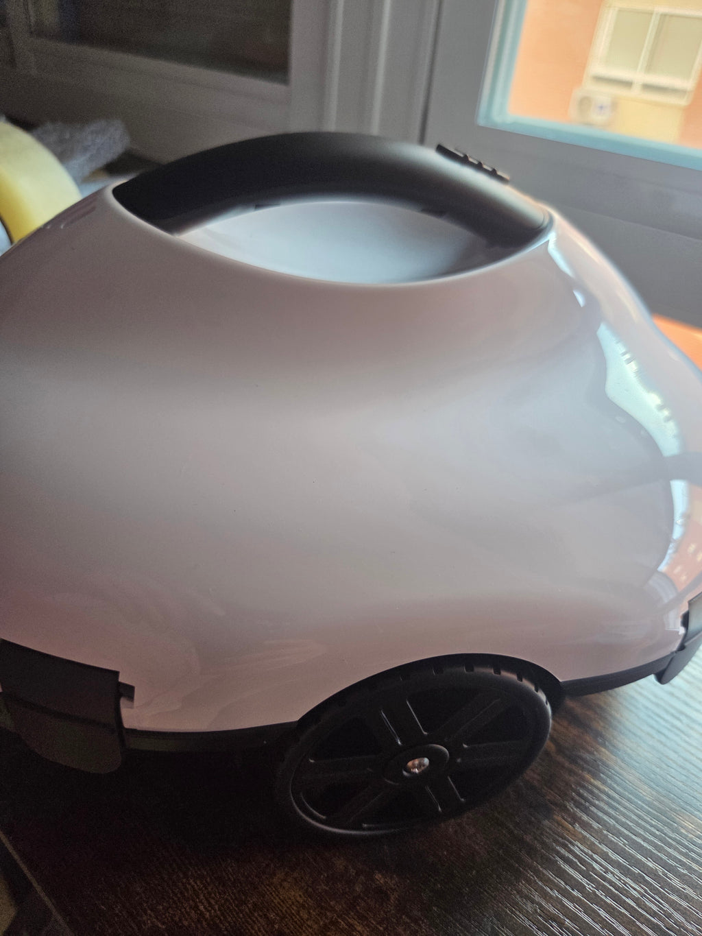 Robot Limpiafondos Automático Inalámbrico para Piscina (Modelo PC2332)
