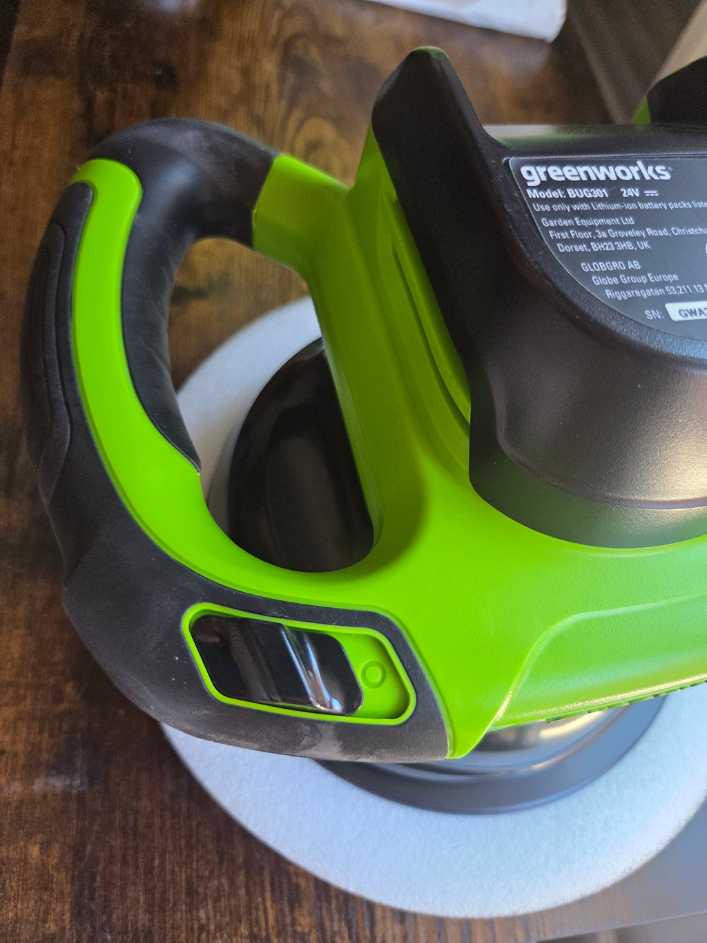 Pulidora Greenworks 24V inalámbrica (25,4 cm / 10") - NUEVA