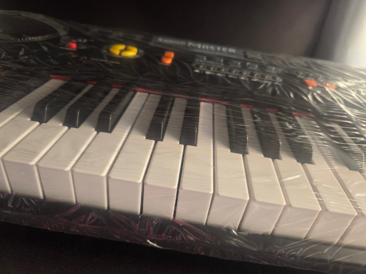 Teclado Electrónico Digital 61 Teclas Magicfun Sound Master MQ-6115 – Con Pantalla LED, Atril y Cable USB