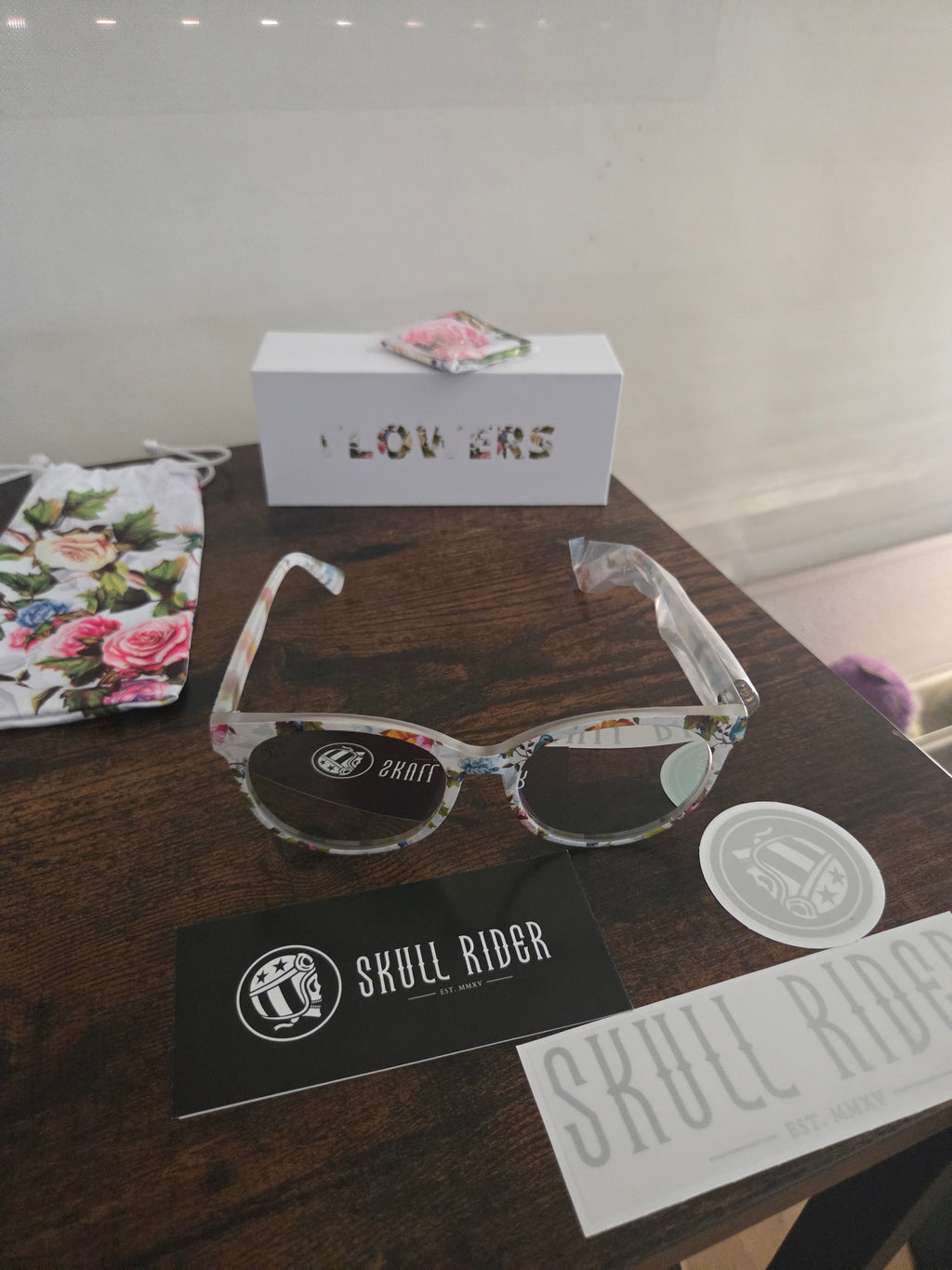 Estilo y protección en cada rayo de sol: Skull Rider Flowers