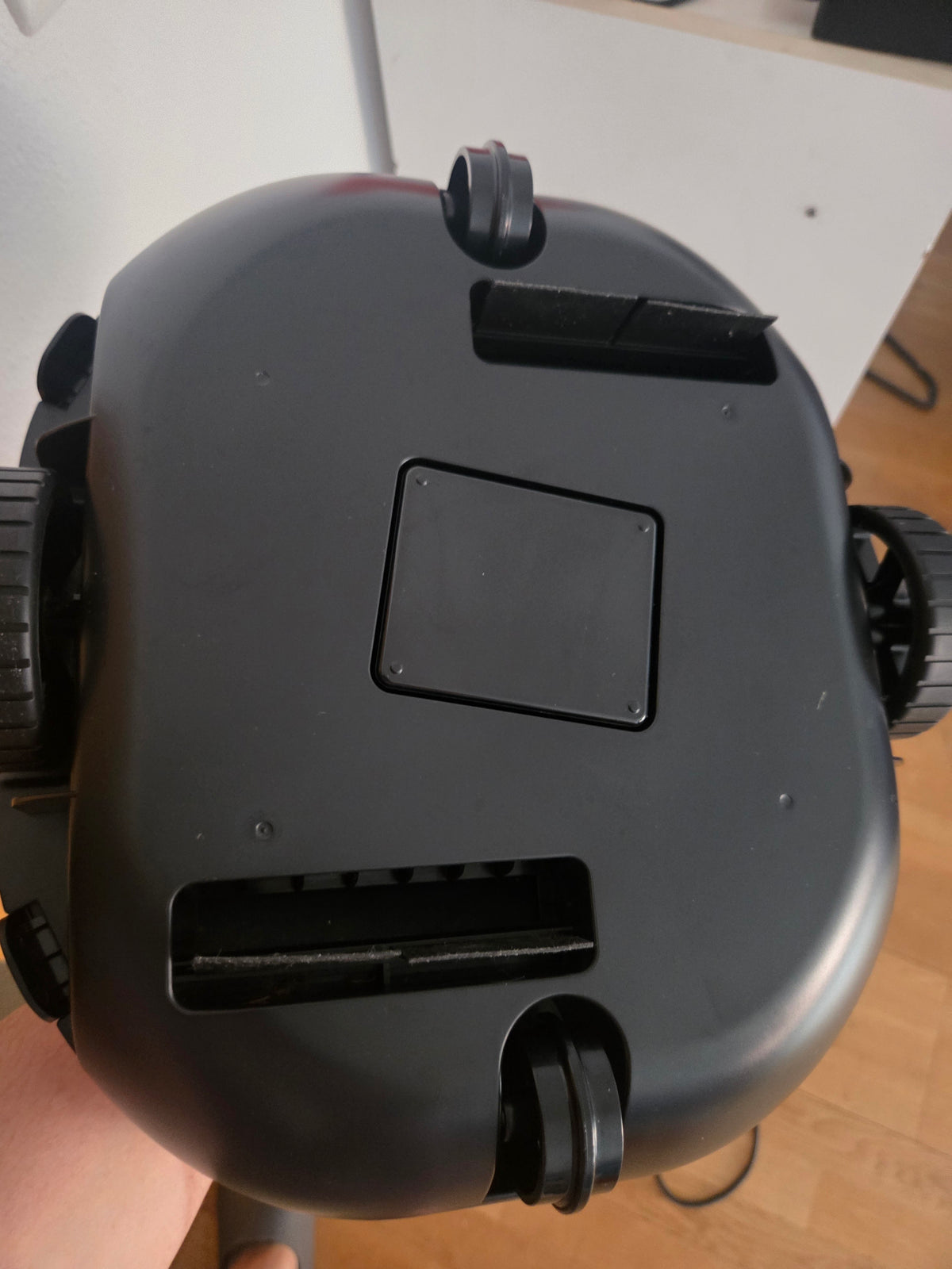 Robot Limpiafondos Automático Inalámbrico para Piscina (Modelo PC2332)